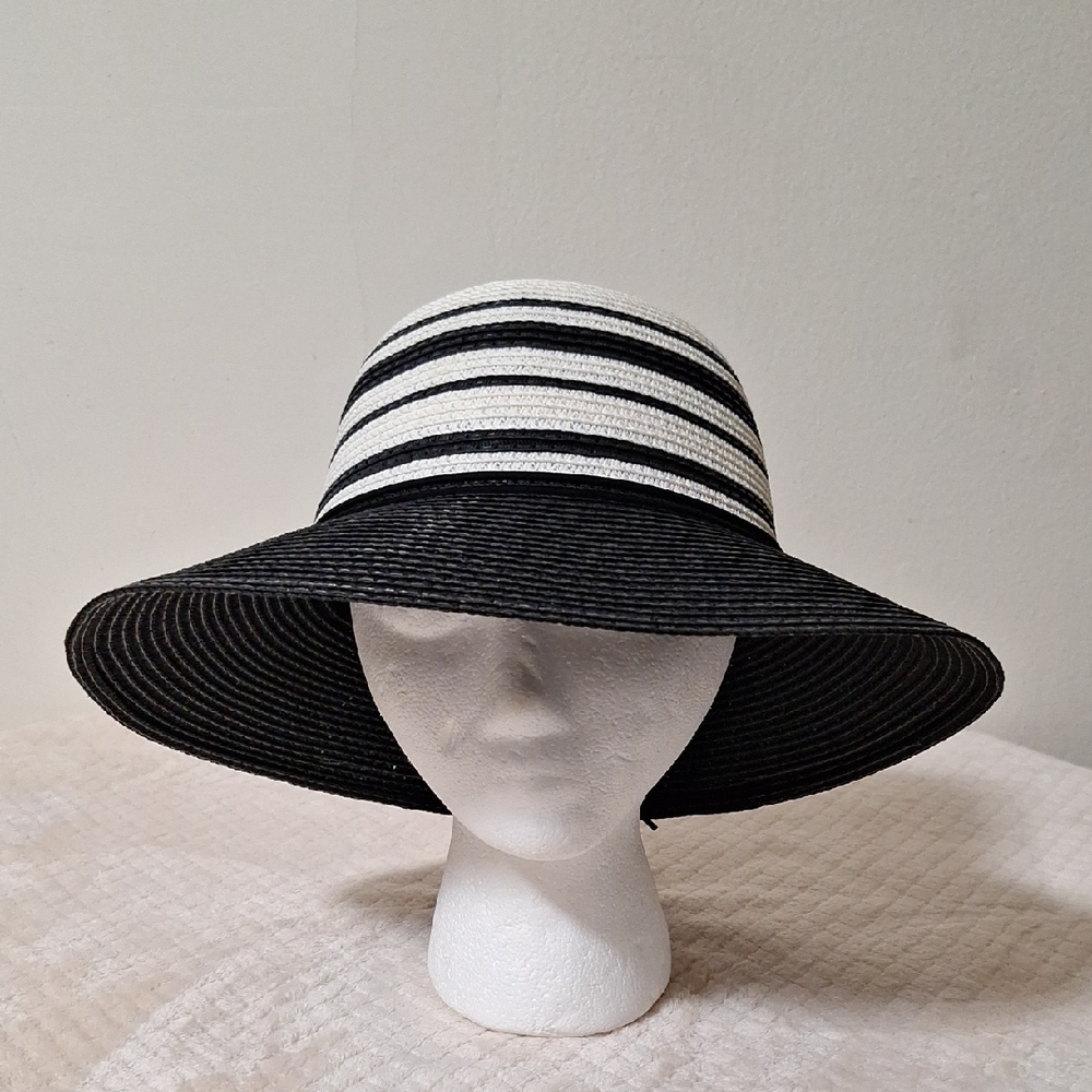 Black and White Striped Women's Sun Hat